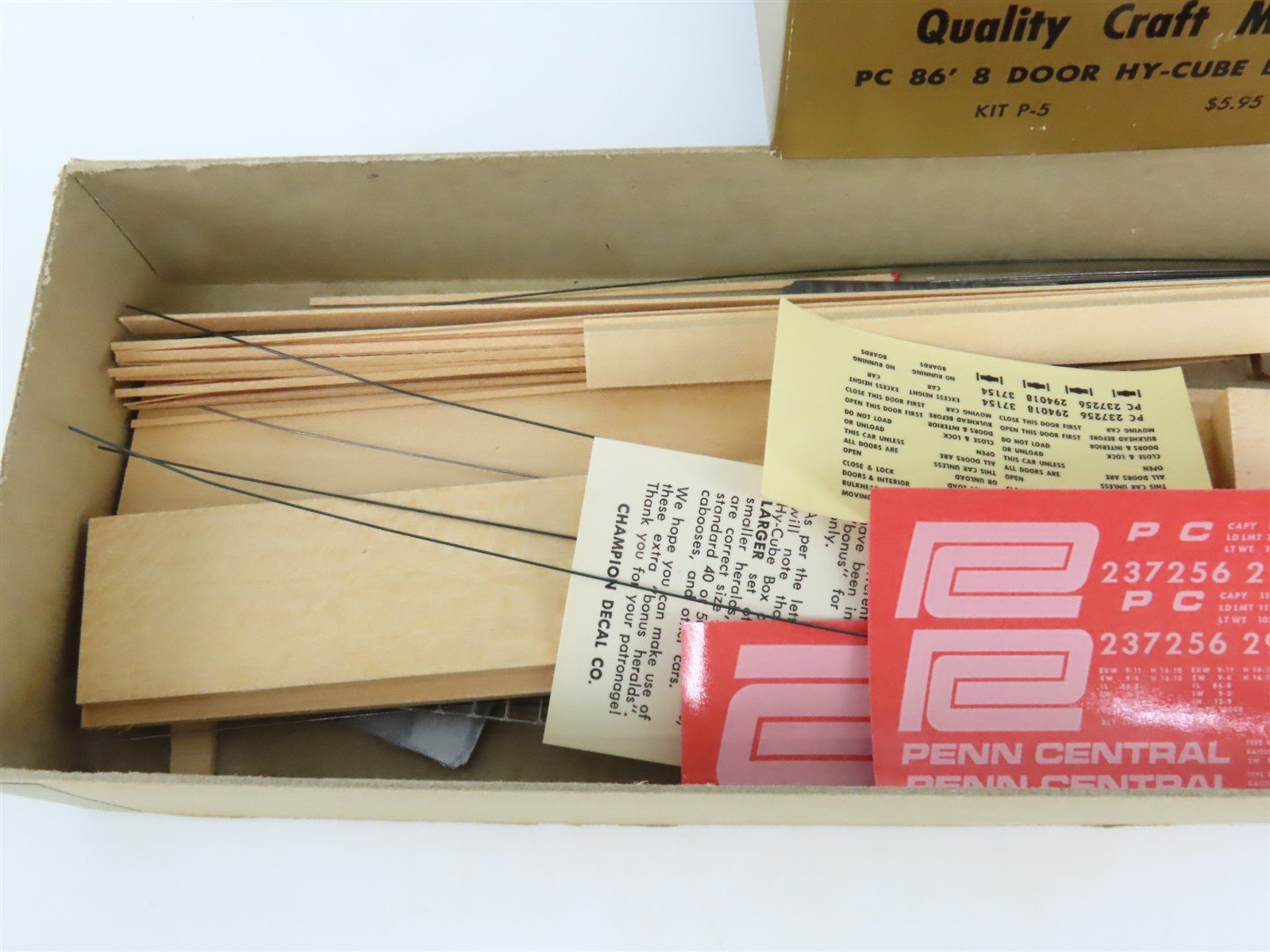 HO Scale Quality Craft Models Kit P-5 PC Penn Central 86' 8-Door Hy-Cube Box Car