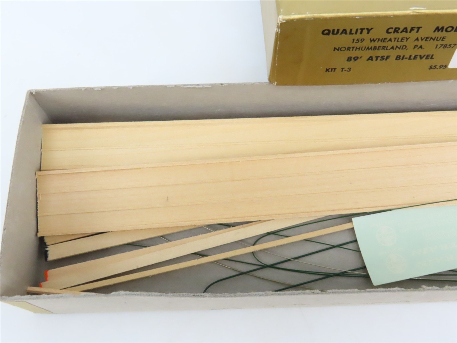 HO Quality Craft Models Kit T-3 BTTX ATSF Santa Fe 89' Bi-Level Auto Car
