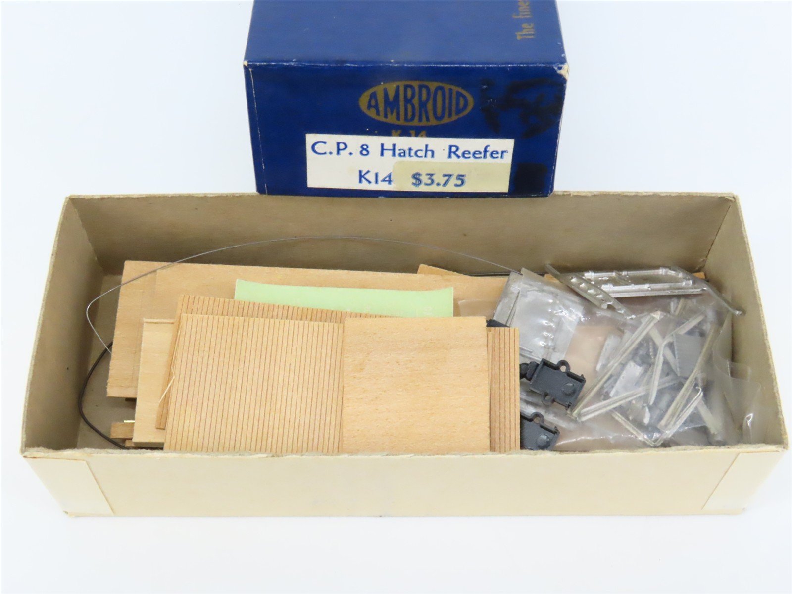 HO Scale Ambroid Kit K-14 CP Canadian Pacific Railroad 8-Hatch Reefer #289987