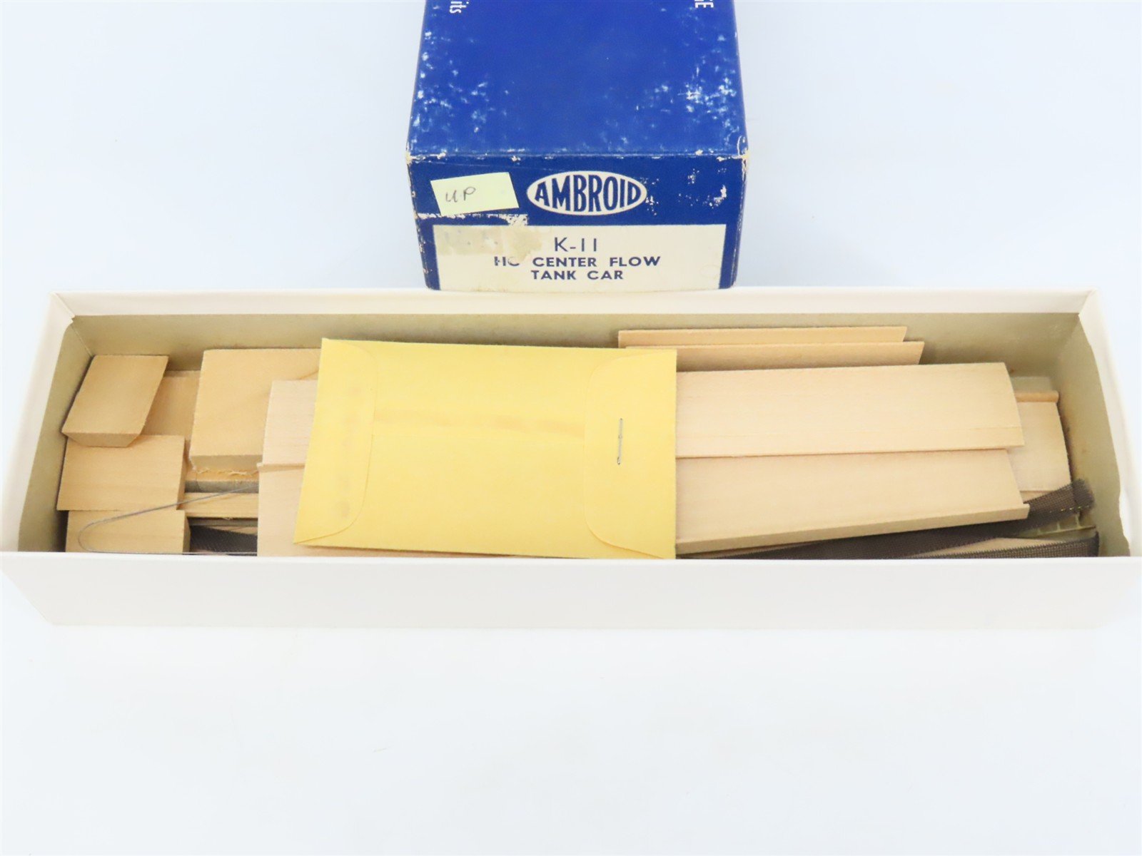 HO Scale Ambroid Kit K-11 UP Union Pacific Railroad 4-Bay Center Flow Hopper