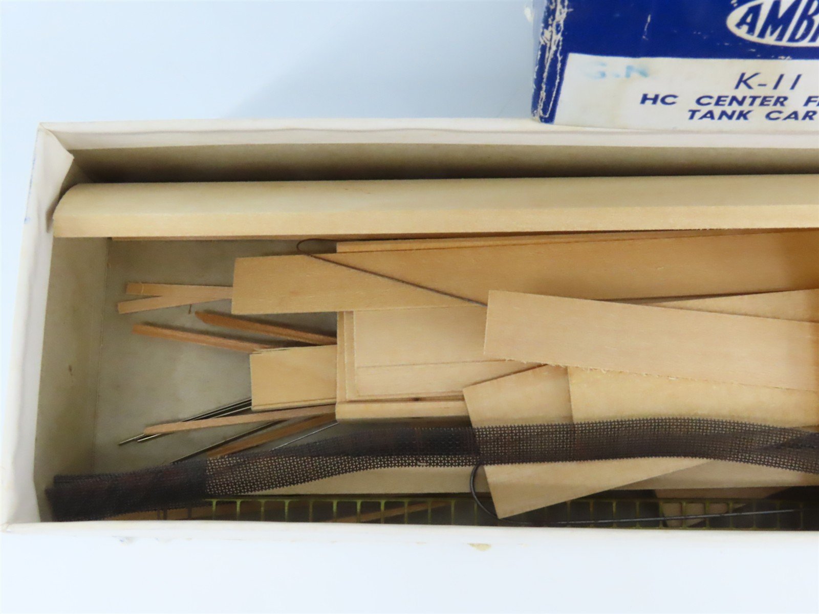 HO Scale Ambroid Kit K-11 GN Great Northern Railway Center Flow 4-Bay Hopper