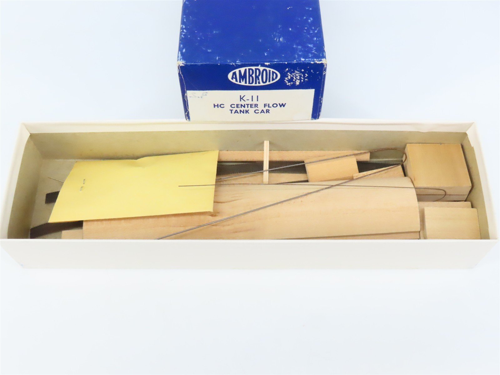 HO Scale Ambroid Kit K-11 ATSF Santa Fe Center Flow 4-Bay Hopper #305100
