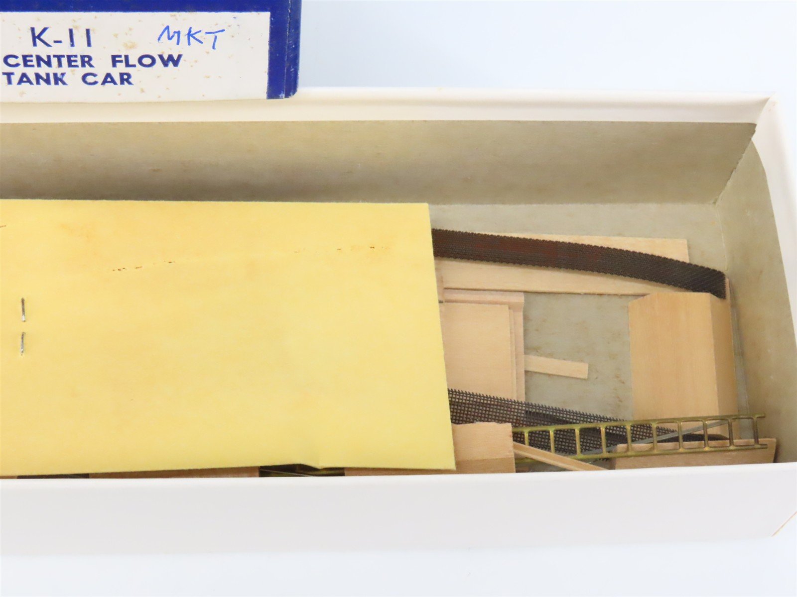 HO Scale Ambroid Kit K-11 BKTY Katy Center Flow 4-Bay Covered Hopper #1017