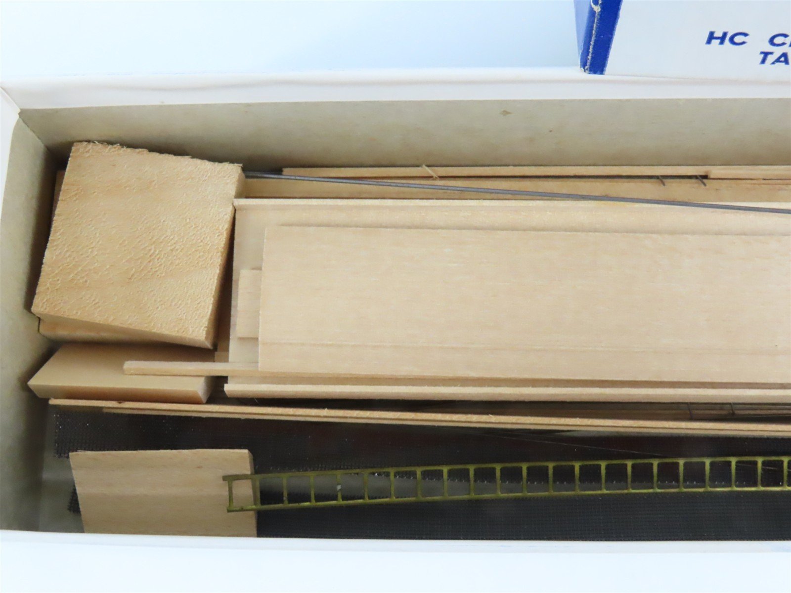 HO Scale Ambroid Kit K-11 GN Great Northern Center Flow 4-Bay Hopper #171210