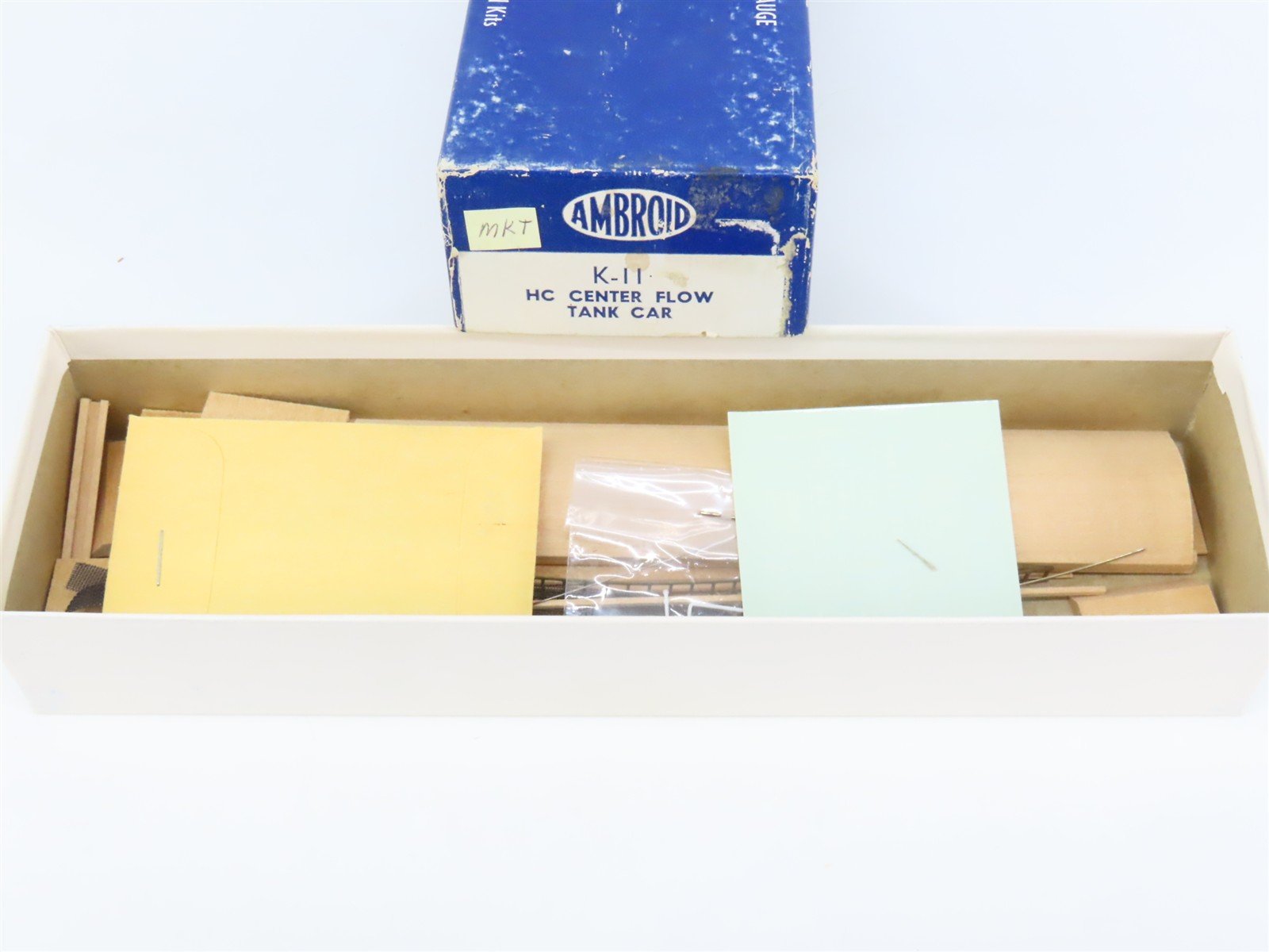HO Scale Ambroid Kit K-11 BKTY Katy Center Flow 4-Bay Covered Hopper #1017