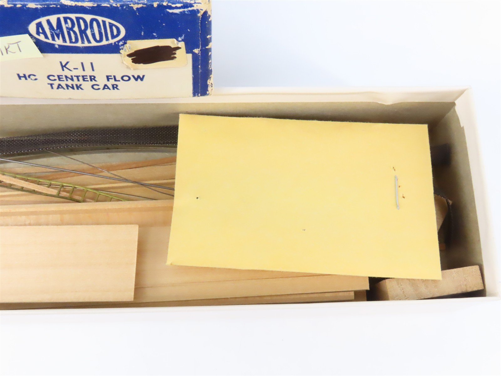 HO Scale Ambroid Kit K-11 BKTY Katy Center Flow 4-Bay Covered Hopper #1017