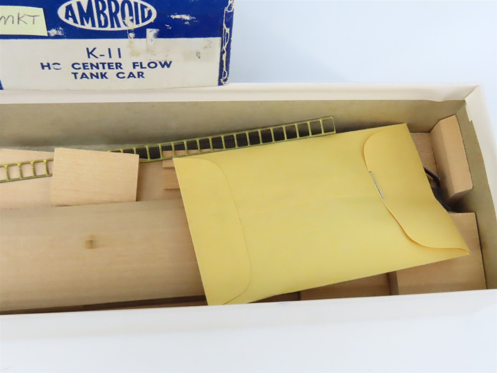 HO Scale Ambroid Kit K-11 BKTY Katy Center Flow 4-Bay Covered Hopper #1017