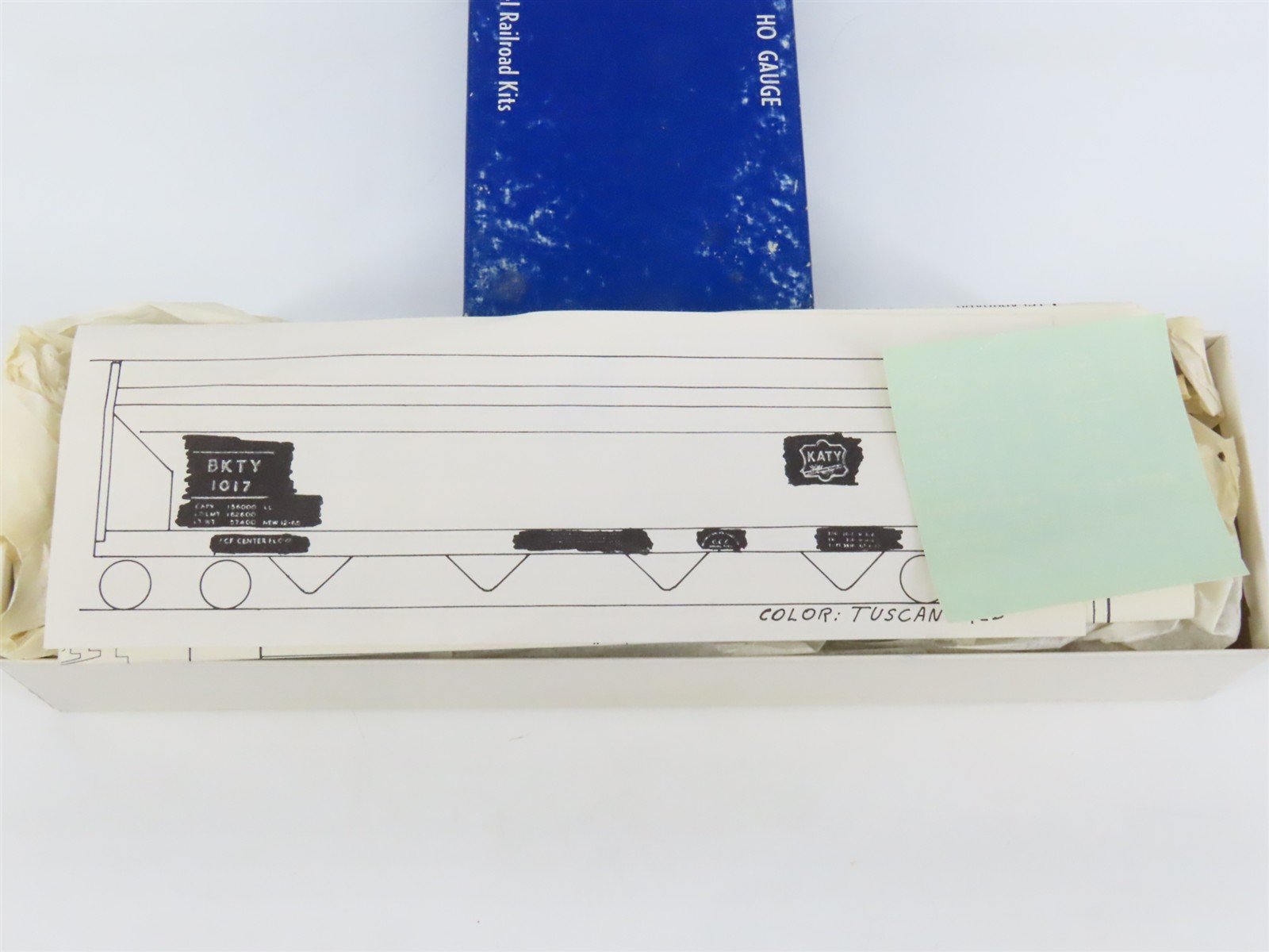 HO Scale Ambroid Kit K-11 BKTY Katy Center Flow 4-Bay Covered Hopper #1017