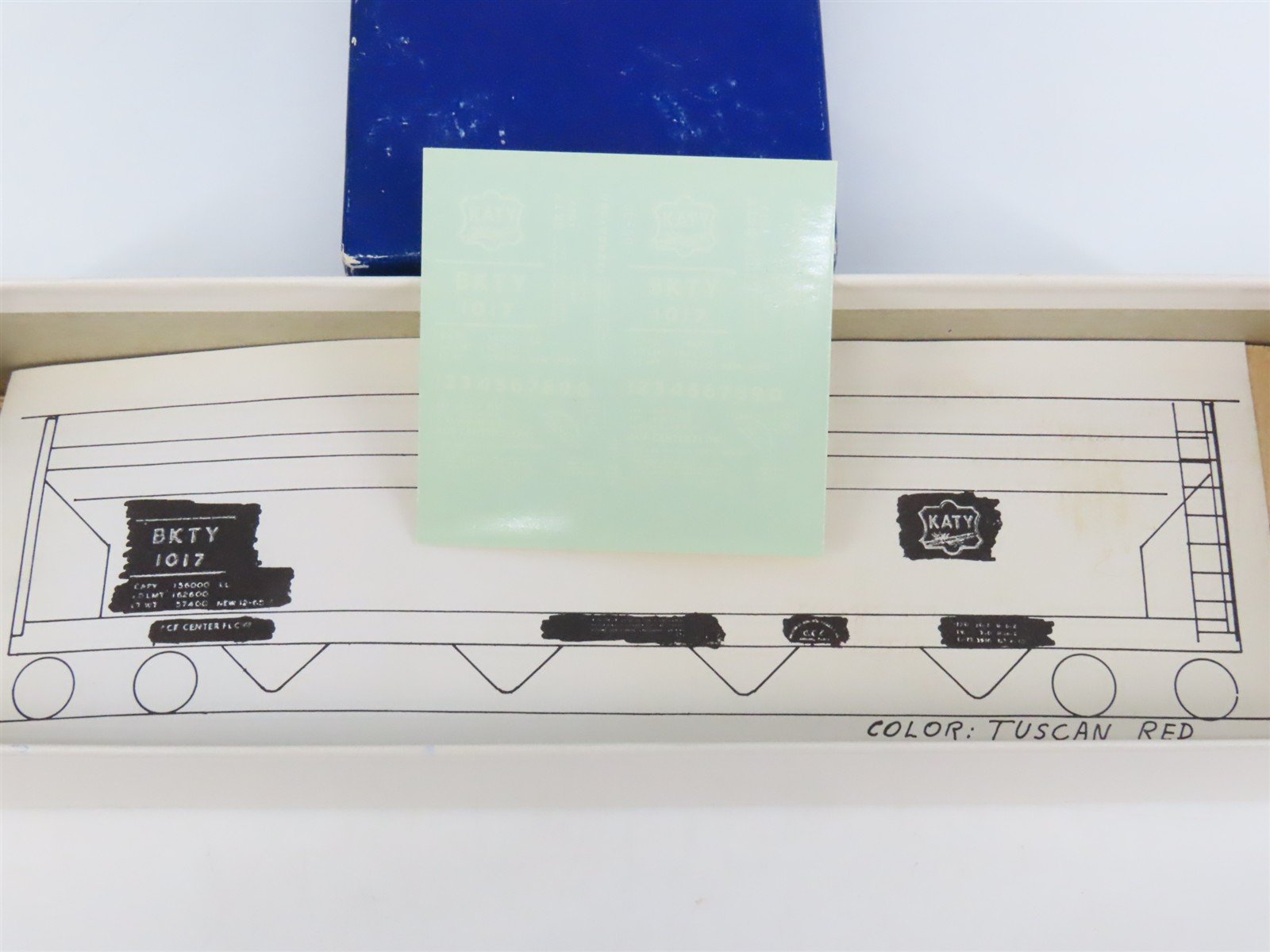 HO Scale Ambroid Kit K-11 BKTY Katy Center Flow 4-Bay Covered Hopper #1017