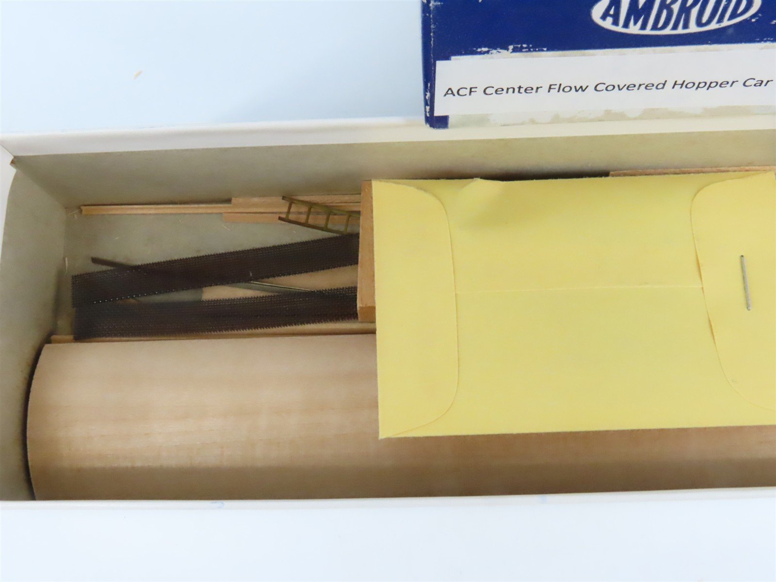 HO Scale Ambroid Kit K-11 BKTY Katy Center Flow 4-Bay Covered Hopper #1017