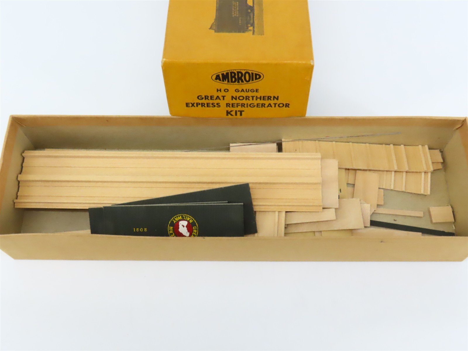 HO Scale Ambroid Kit GN Great Northern Railway Express Reefer #2021
