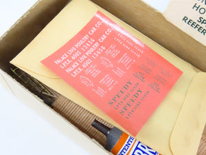 HO Scale Ambroid Kit No. 10 LPTX Speedy Poultry & Reefer Combination Car #4002