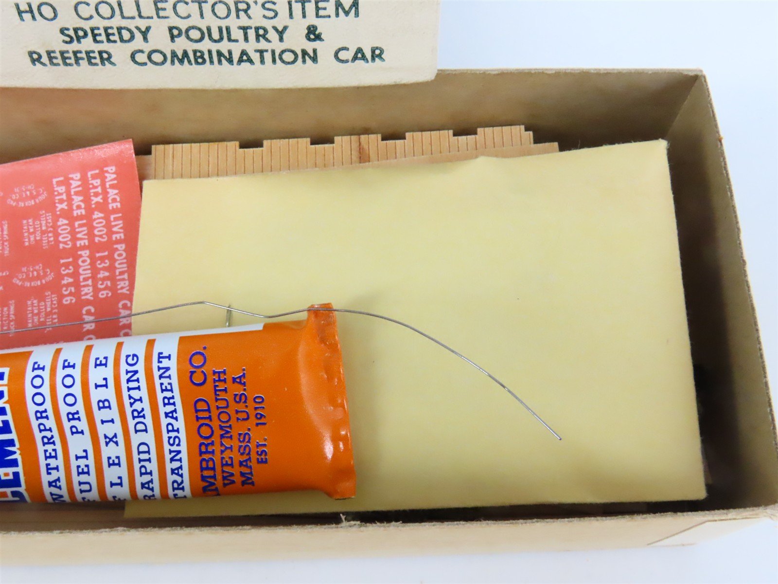HO Scale Ambroid Kit No. 10 LPTX Speedy Poultry & Reefer Combination Car #4002