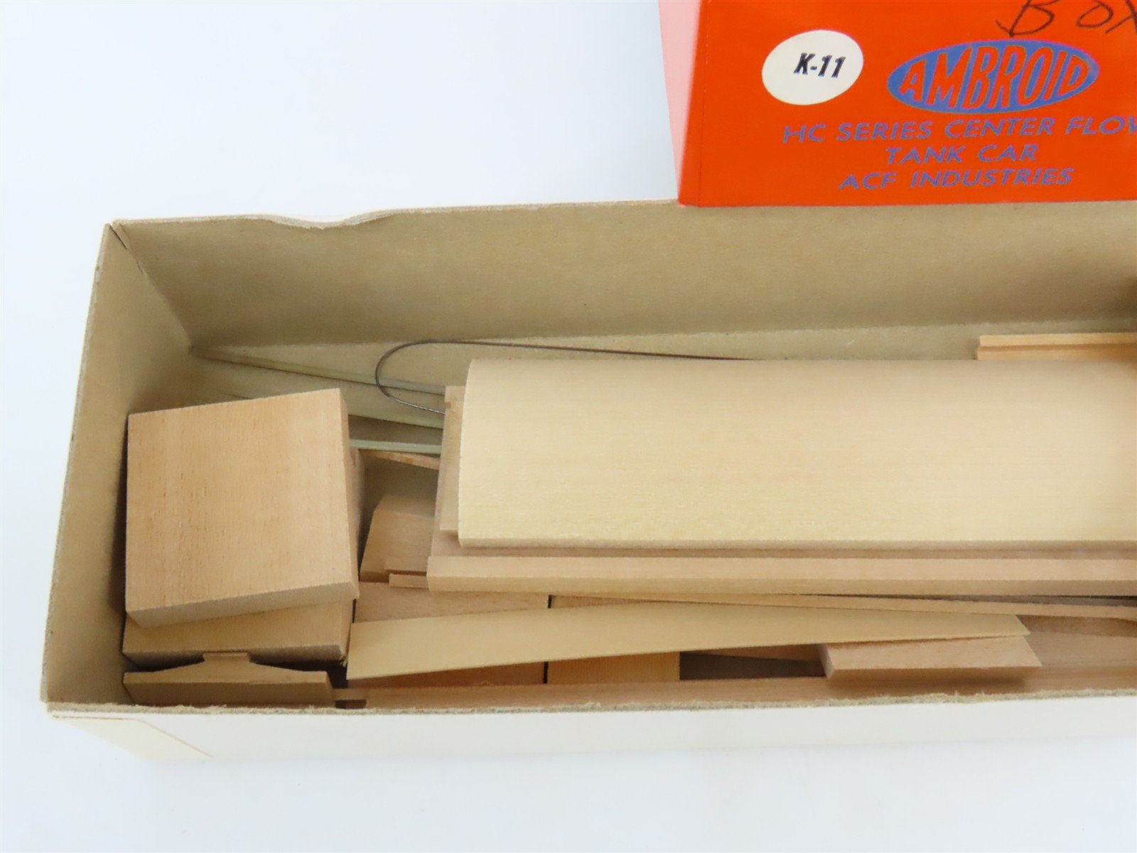 HO Scale Ambroid Kit SHPX ACF Industries 4-Bay Center Flow Hopper #60003