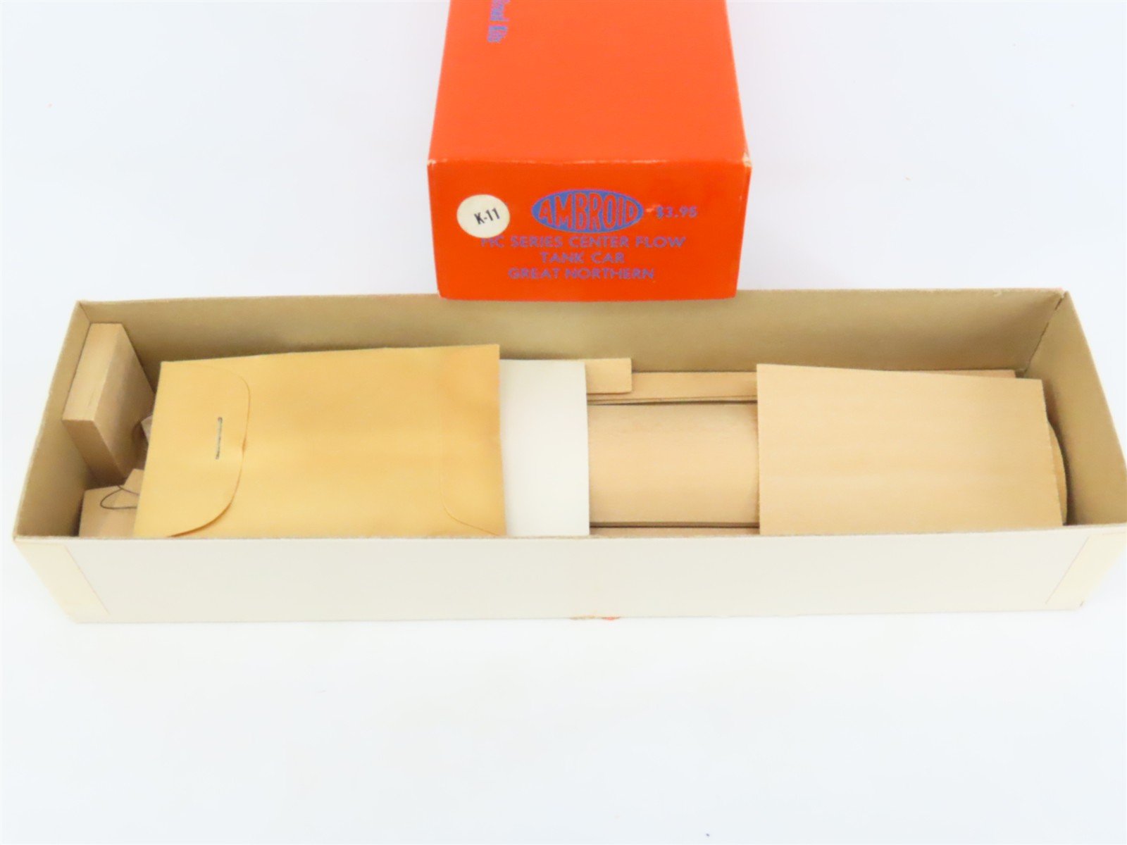 HO Scale Ambroid Kit GN Great Northern Railway 4-Bay Covered Hopper #171210