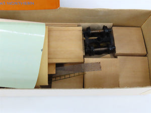 HO Scale Ambroid Kit GN Great Northern Railway 4-Bay Covered Hopper #171210