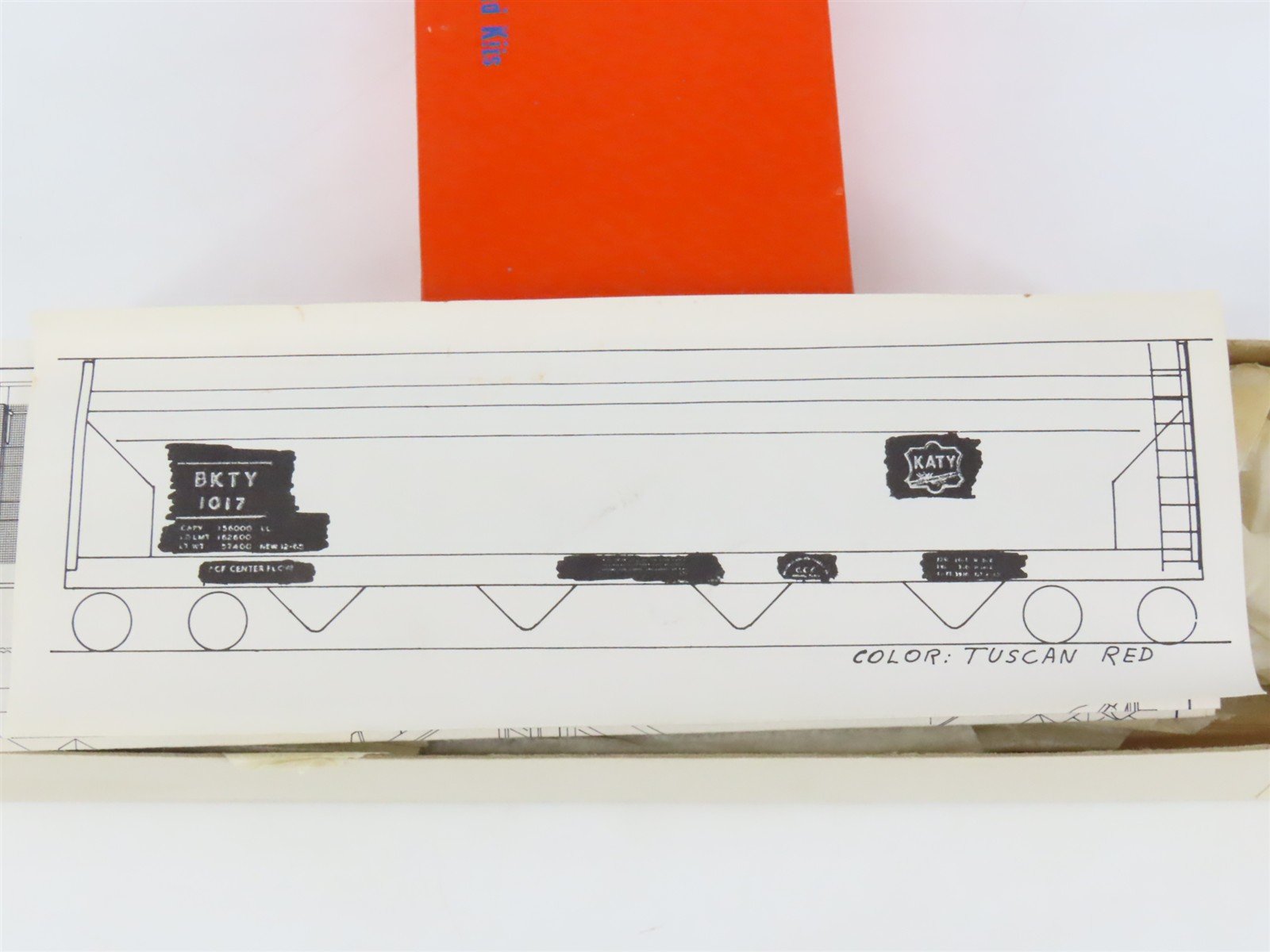 HO Scale Ambroid Kit BKTY The Katy 4-Bay Center Flow Hopper #1017