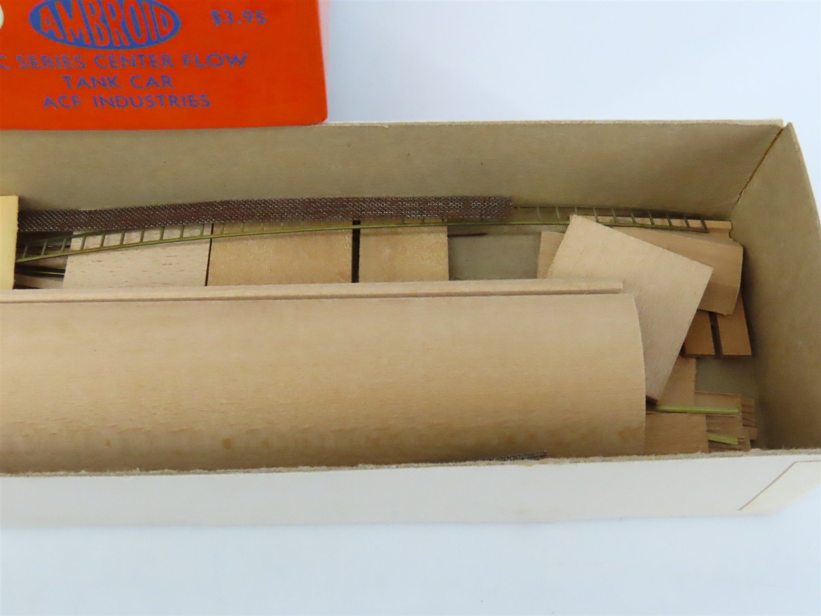 HO Scale Ambroid Kit SHPX ACF Industries 4-Bay Center Flow Hopper #60003