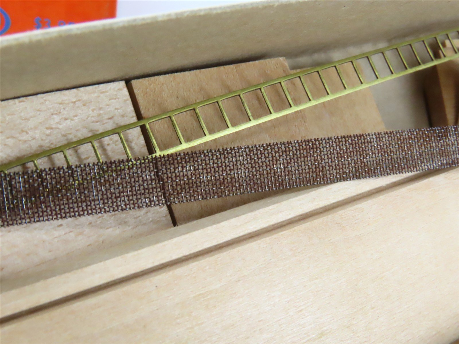 HO Scale Ambroid Kit SHPX ACF Industries 4-Bay Center Flow Hopper #60003