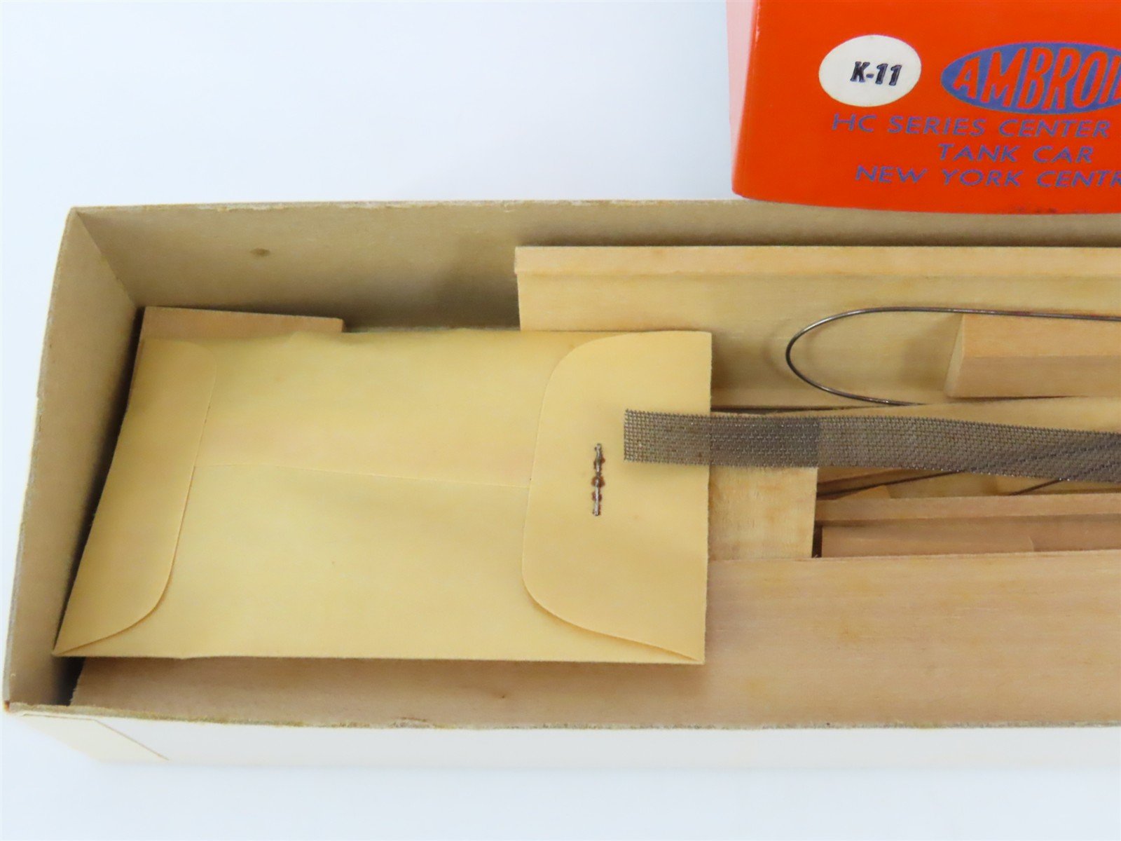 HO Scale Ambroid Kit NYC New York Central 4-Bay Center Flow Hopper #886000