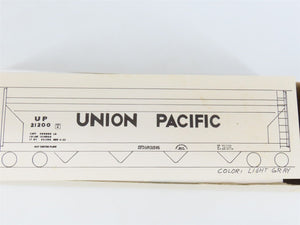 HO Scale Ambroid Kit UP Union Pacific Railroad 4-Bay Center Flow Hopper #21200