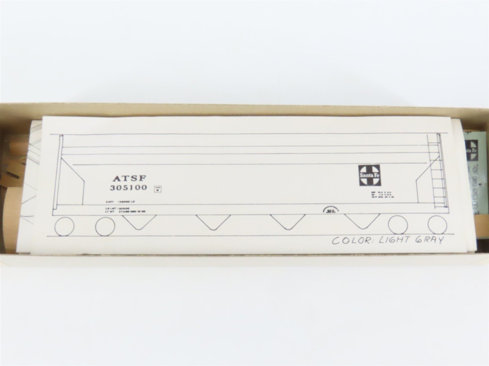 HO Scale Ambroid Kit ATSF Santa Fe Railroad 4-Bay Covered Hopper #305100
