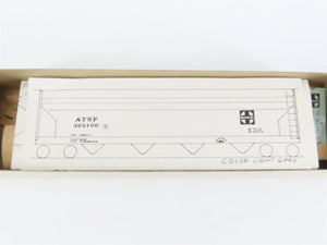 HO Scale Ambroid Kit ATSF Santa Fe Railroad 4-Bay Covered Hopper #305100