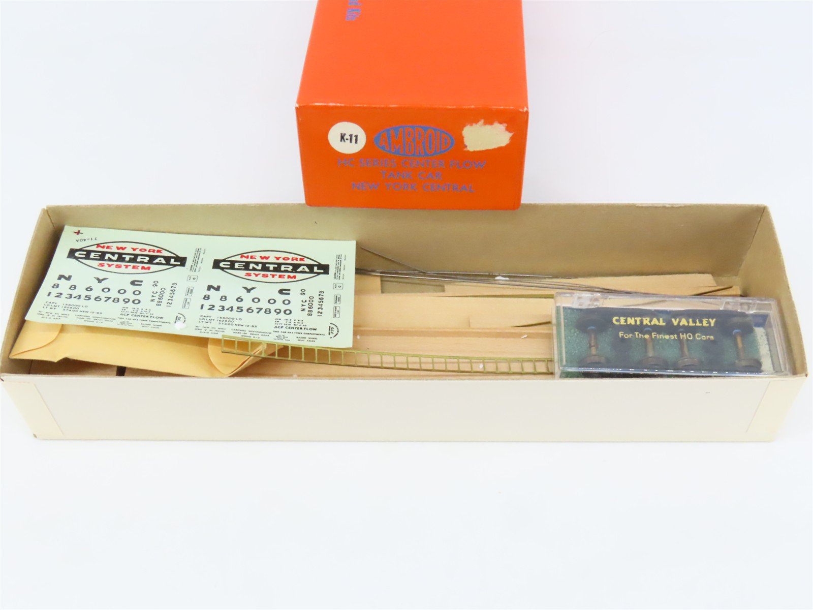 HO Scale Ambroid Kit NYC New York Central Center Flow 4-Bay Hopper #886000