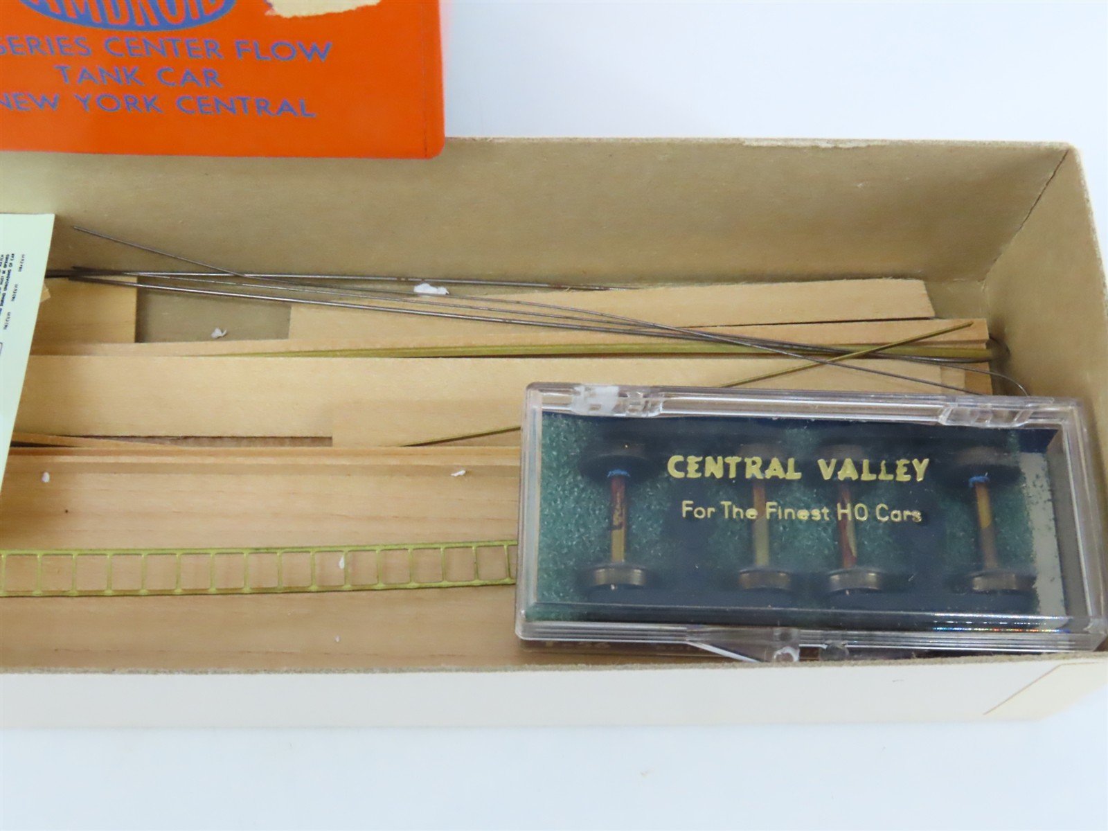 HO Scale Ambroid Kit NYC New York Central Center Flow 4-Bay Hopper #886000