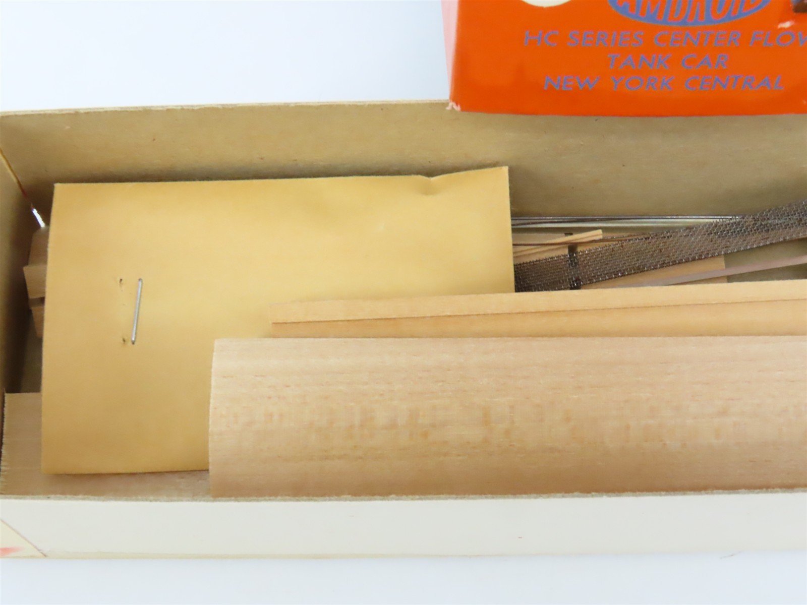 HO Scale Ambroid Kit NYC New York Central 4-Bay Center Flow Hopper #886000
