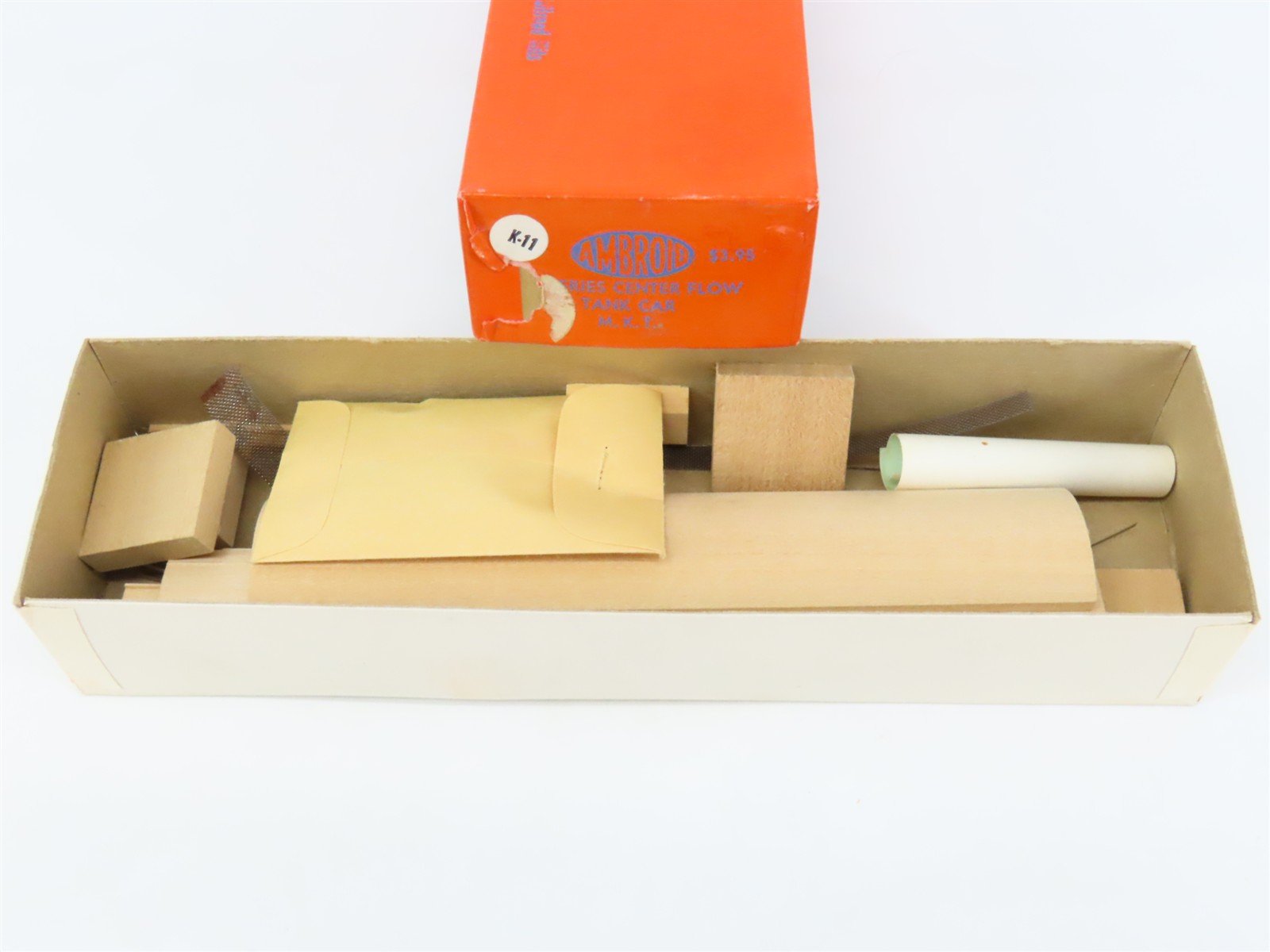 HO Scale Ambroid Kit BKTY Katy 4-Bay Center Flow Covered Hopper #1017