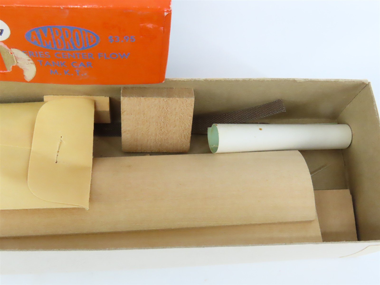 HO Scale Ambroid Kit BKTY Katy 4-Bay Center Flow Covered Hopper #1017