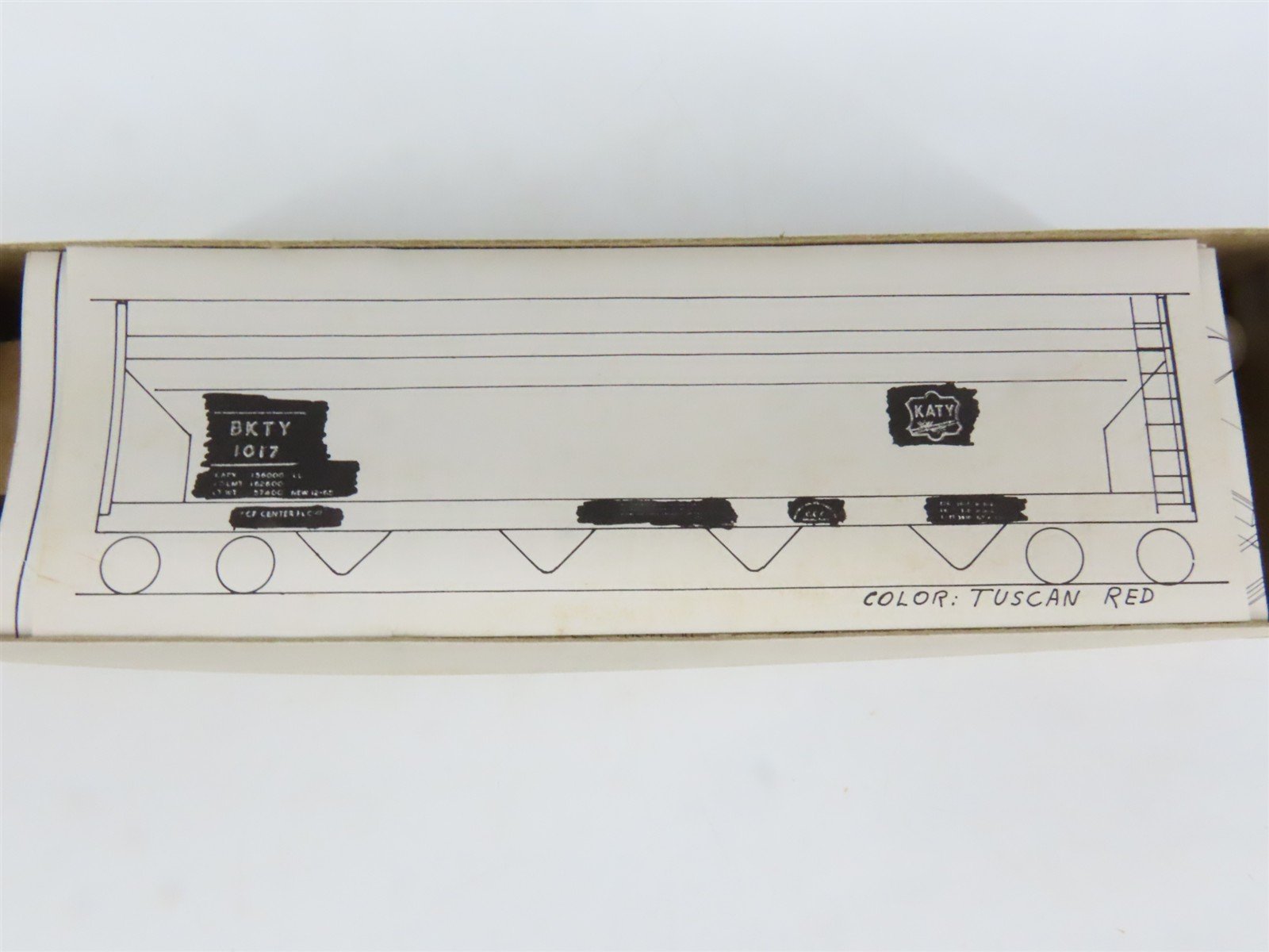 HO Scale Ambroid Kit BKTY Katy 4-Bay Center Flow Covered Hopper #1017