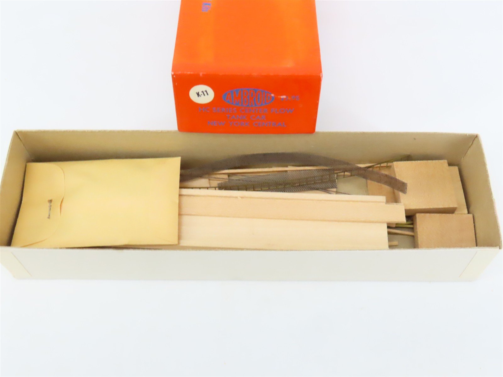 HO Scale Ambroid Kit NYC New York Central 4-Bay Center Flow Hopper #886000