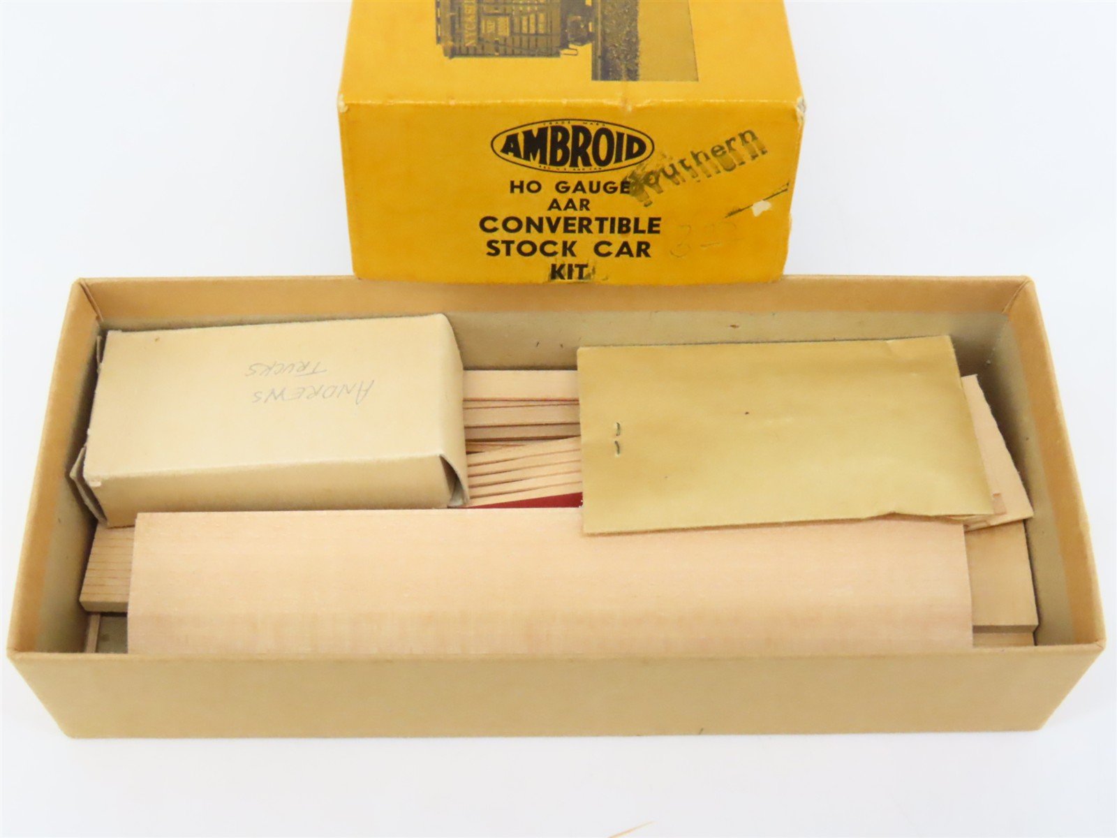 HO Scale Ambroid Kit SOU Southern Railway Convertible Stock Car #45971