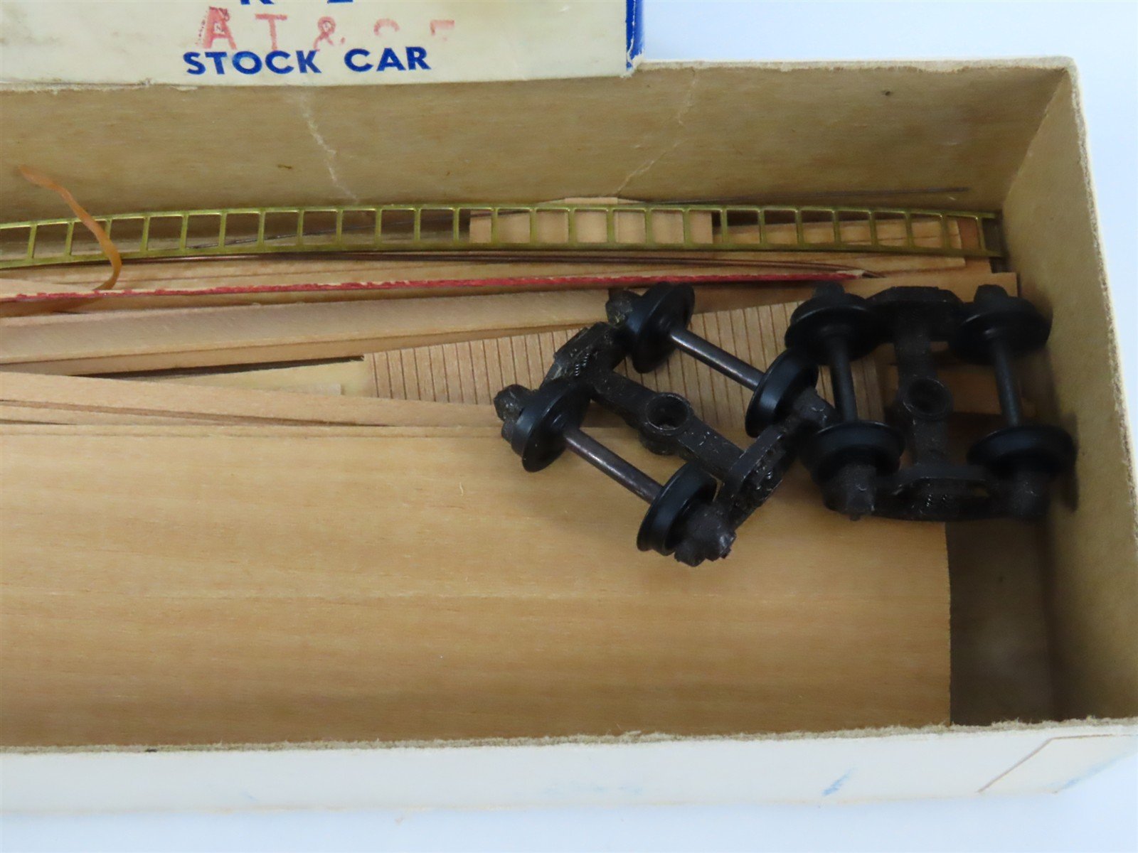 HO Scale Ambroid Kit K-2 AT&SF Santa Fe Railroad Stock Car #50656