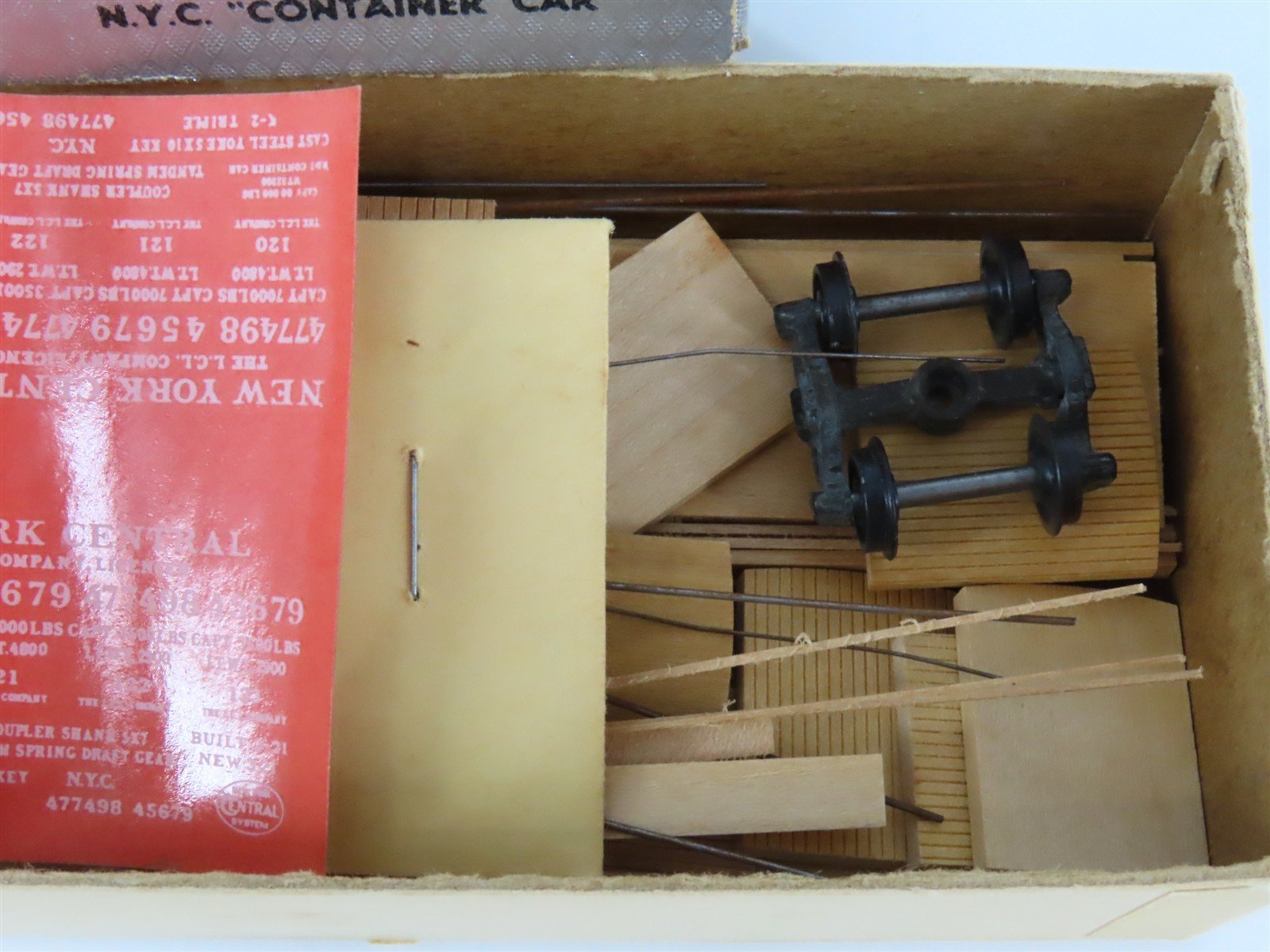 HO Scale Ambroid Kit No 12 NYC New York Central Container Car #477498