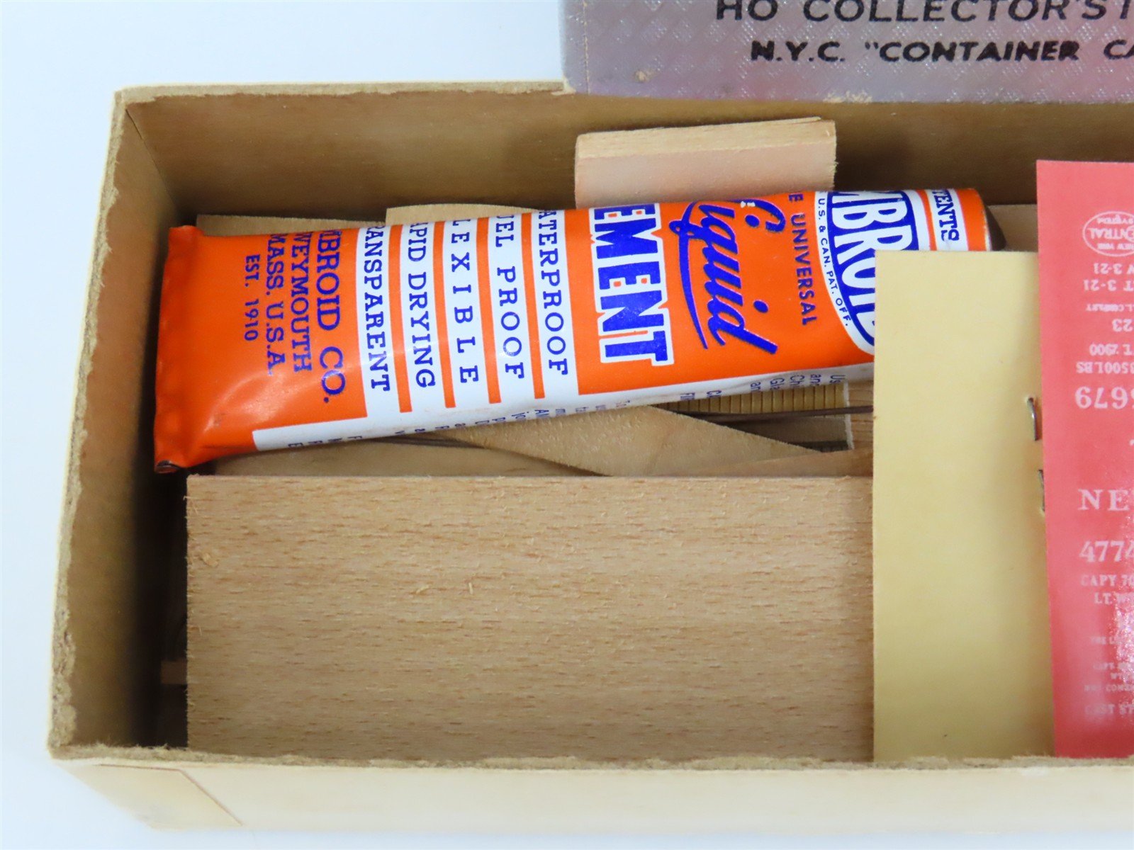 HO Scale Ambroid Kit No 12 NYC New York Central Container Car #477498