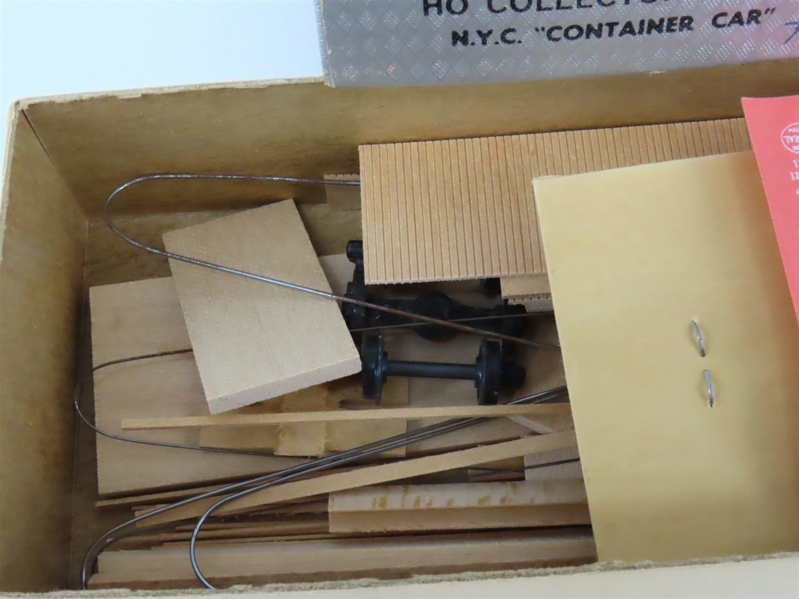 HO Scale Ambroid Kit No 12 NYC New York Central Container Car #477498