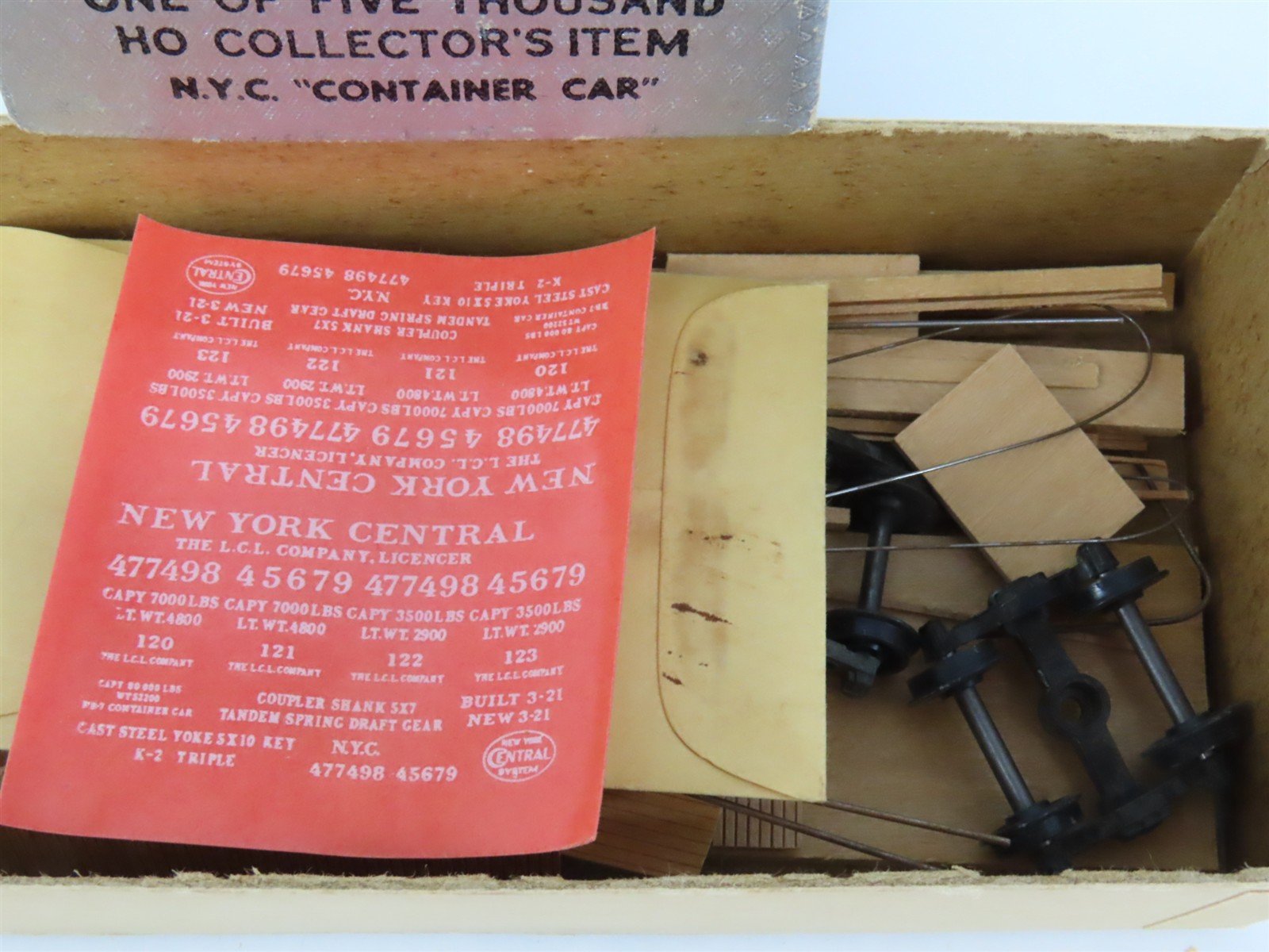 HO Scale Ambroid Kit No 12 NYC New York Central Container Car #477498
