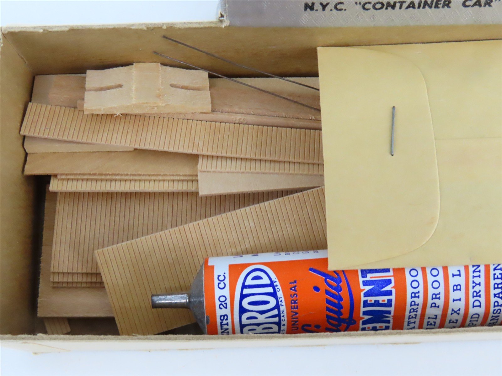 HO Scale Ambroid Kit No 12 NYC New York Central Container Car #477498