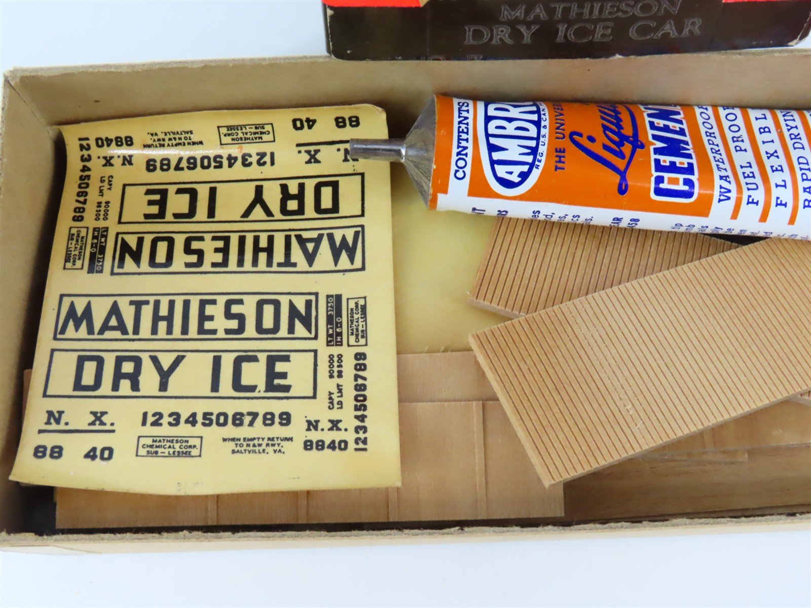 HO Scale Ambroid Kit NX Mathieson Dry Ice Car #8840