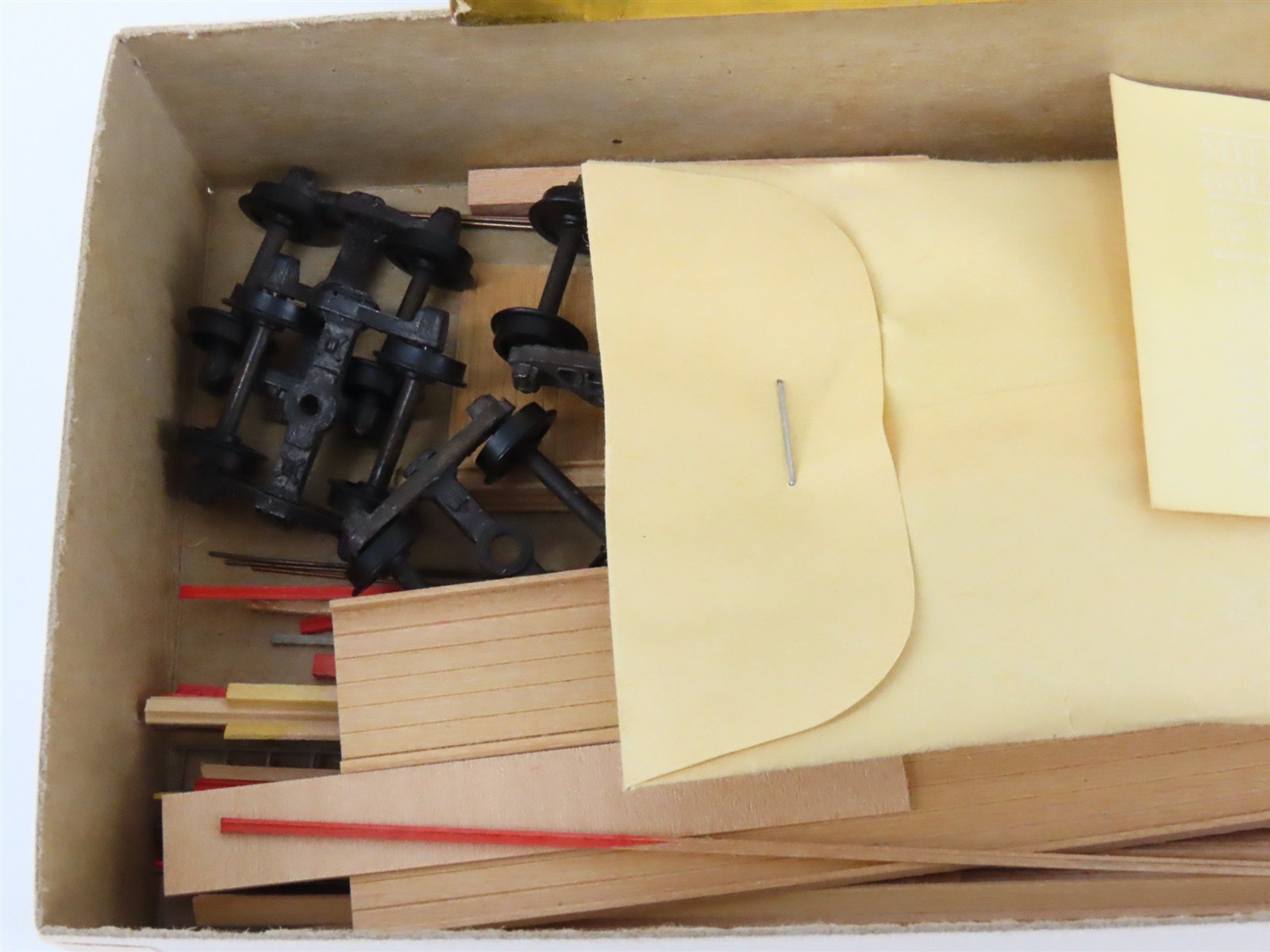 HO Scale Ambroid 2 in 1 Kit No 8 Wood MILW/N&W Hopper & Gondola