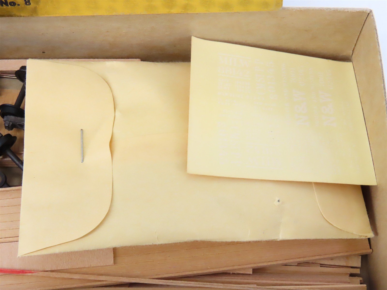 HO Scale Ambroid 2 in 1 Kit No 8 Wood MILW/N&W Hopper & Gondola