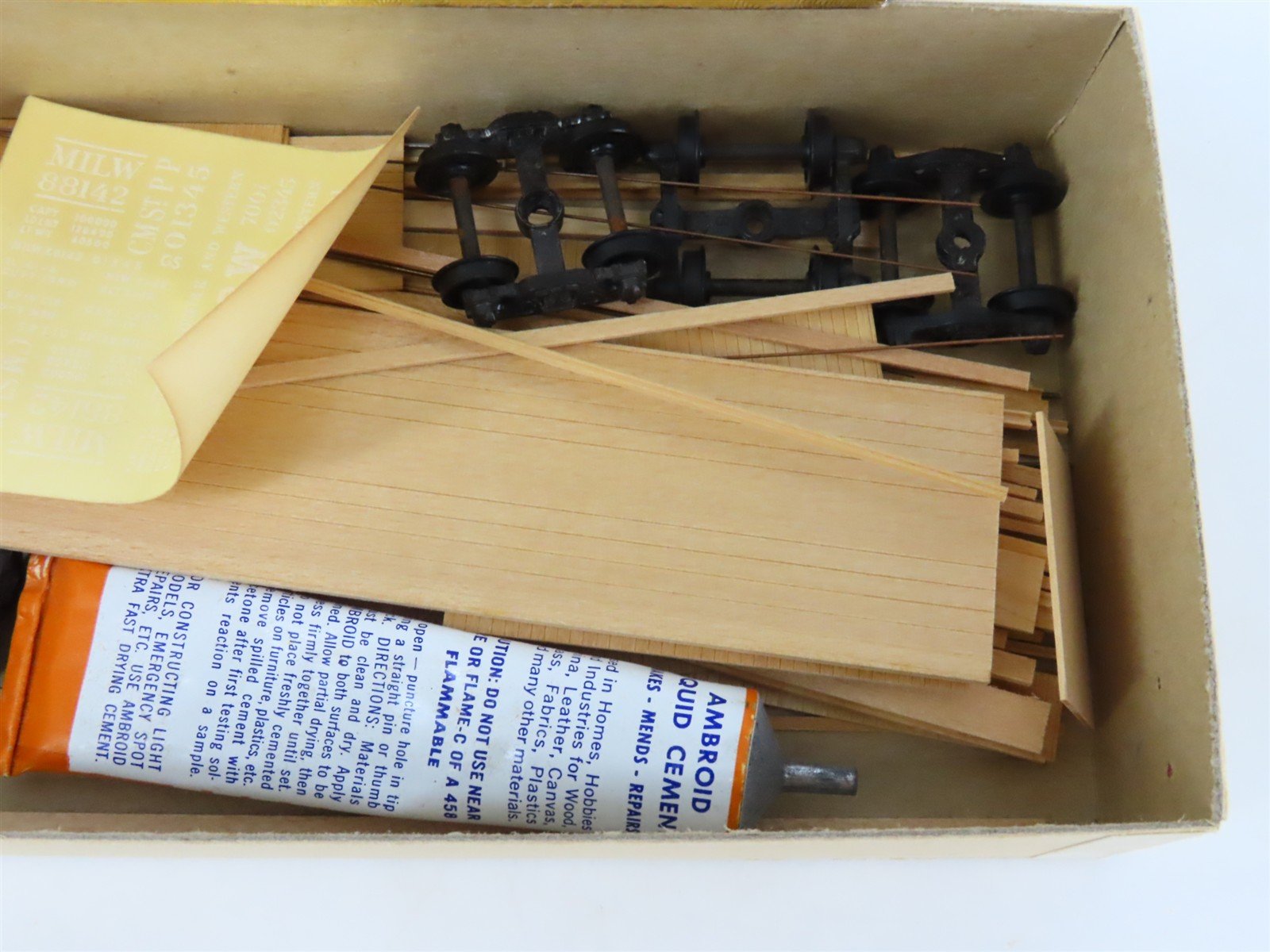 HO Scale Ambroid 2 in 1 Kit No 8 Wood MILW/N&W Hopper & Gondola