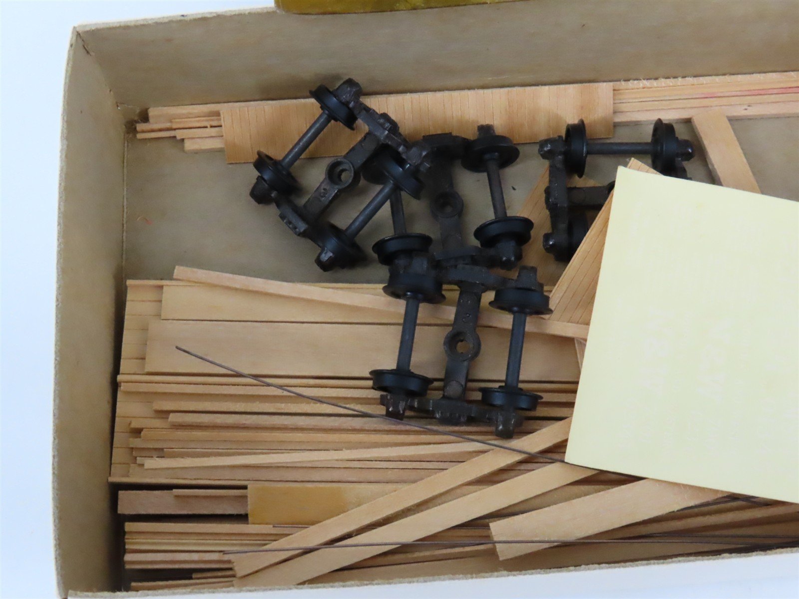 HO Scale Ambroid 2 in 1 Kit No 8 Wood N&W/MILW Gondola & Hopper