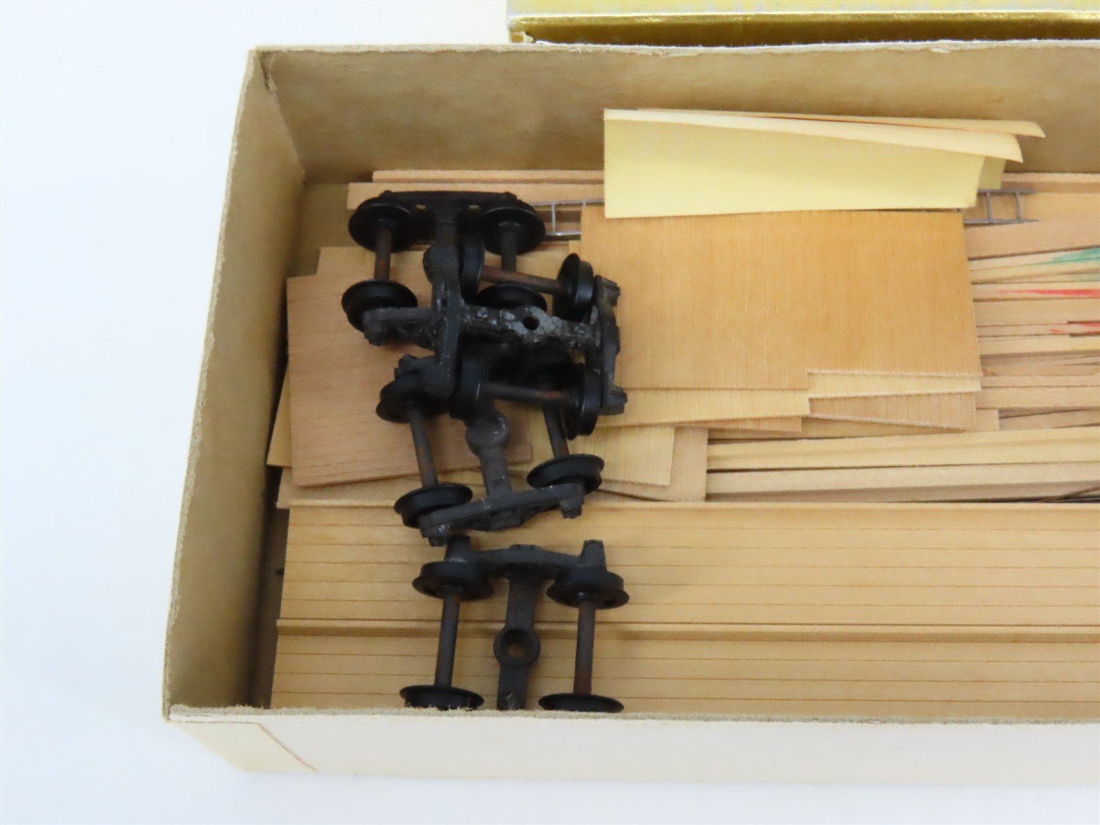 HO Scale Ambroid 2 in 1 Kit No 8 Wood N&W/MILW Gondola & Hopper