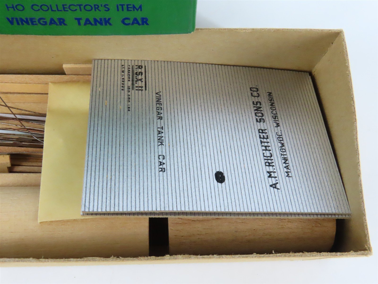 HO Scale Ambroid Kit No 4 RSX A.M. Richter Sons Co. Vinegar Tank Car #11