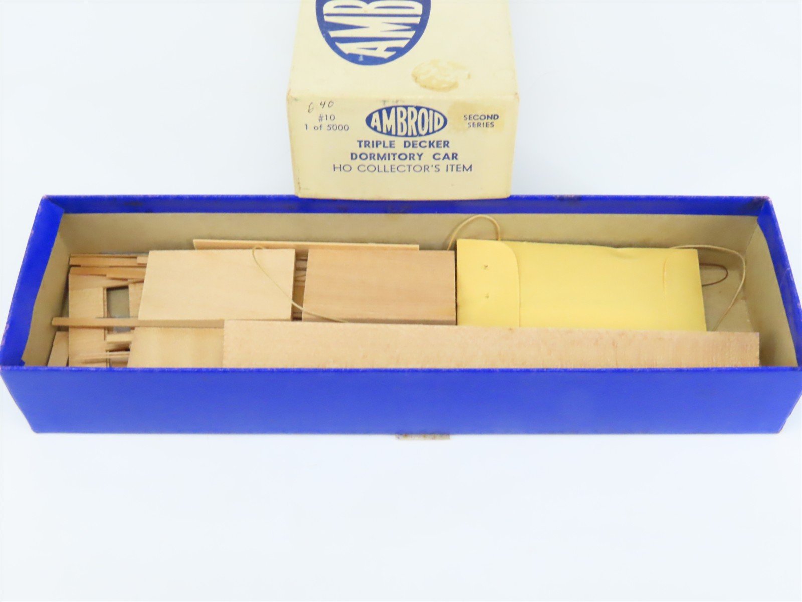 HO Scale Ambroid Kit #10 Wood Unlettered Triple Decker Dormitory Car