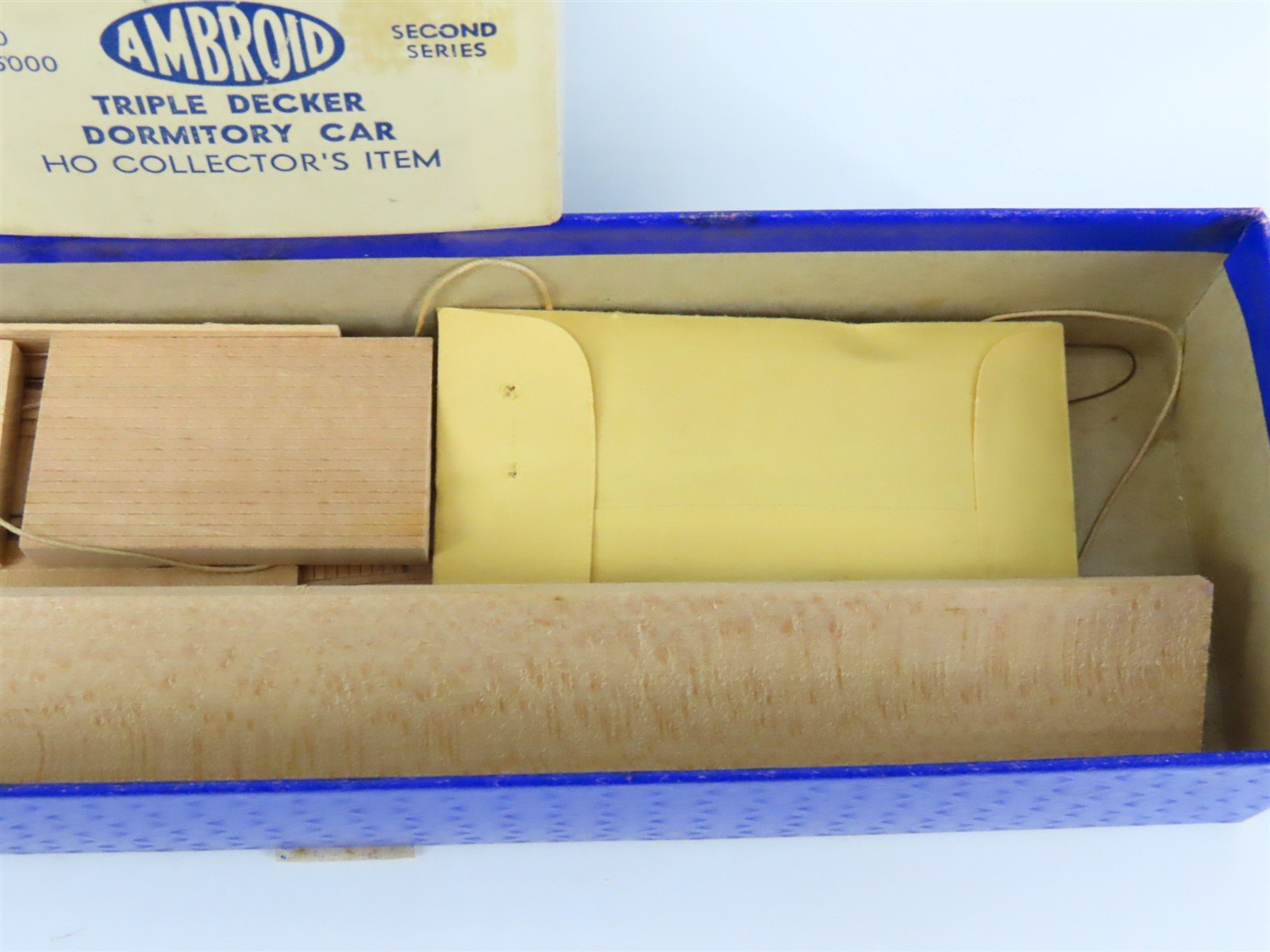 HO Scale Ambroid Kit #10 Wood Unlettered Triple Decker Dormitory Car